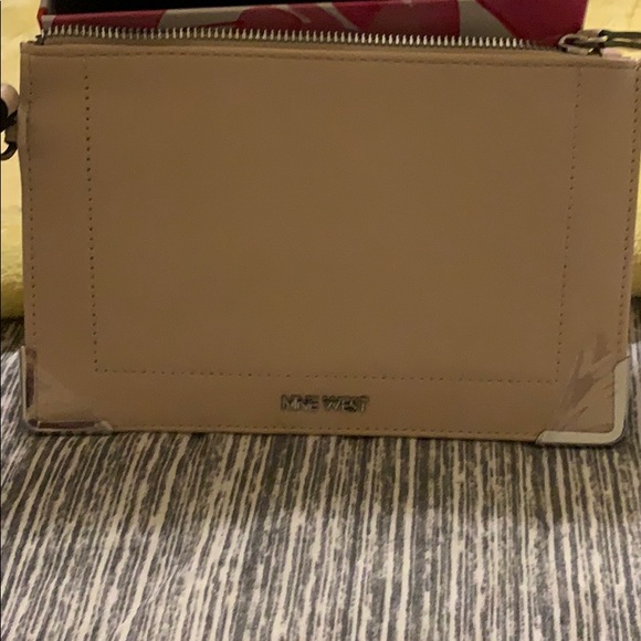 Light pink Nine West wristlet - brand new on sale - Picture 7 of 8